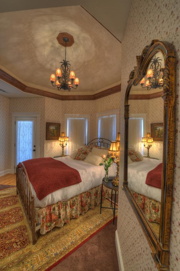 The Victoria Bed & Breakfast Bentonville Buitenkant foto