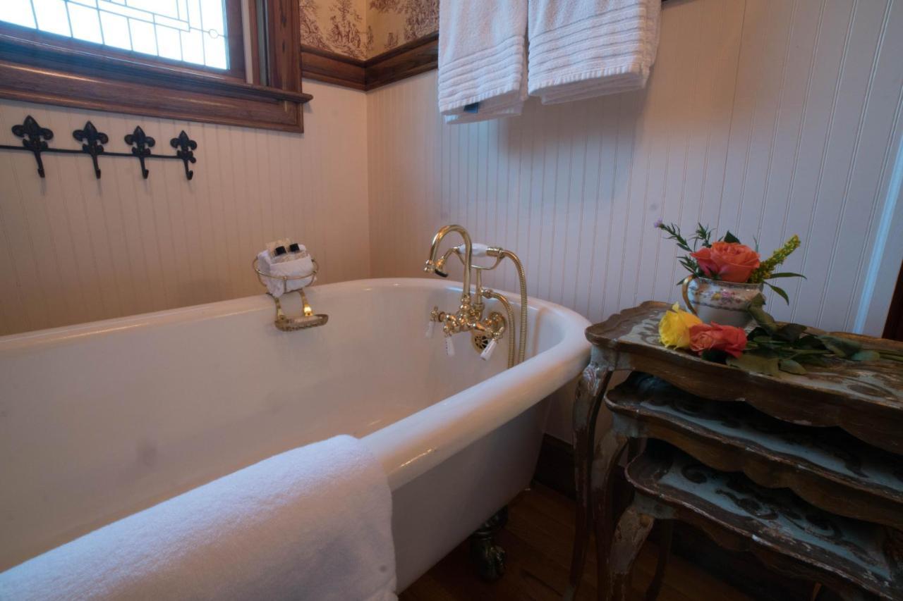 The Victoria Bed & Breakfast Bentonville Buitenkant foto